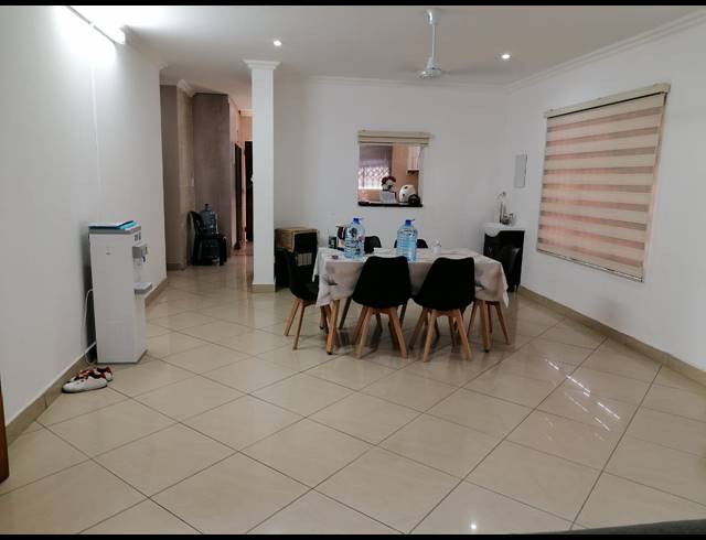 6 BEDROOM HOUSE FOR SALE IN ZINNIAVILLE